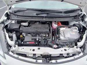Toyota Sienta 1.5 Hybrid FWD 2021 Pearl
