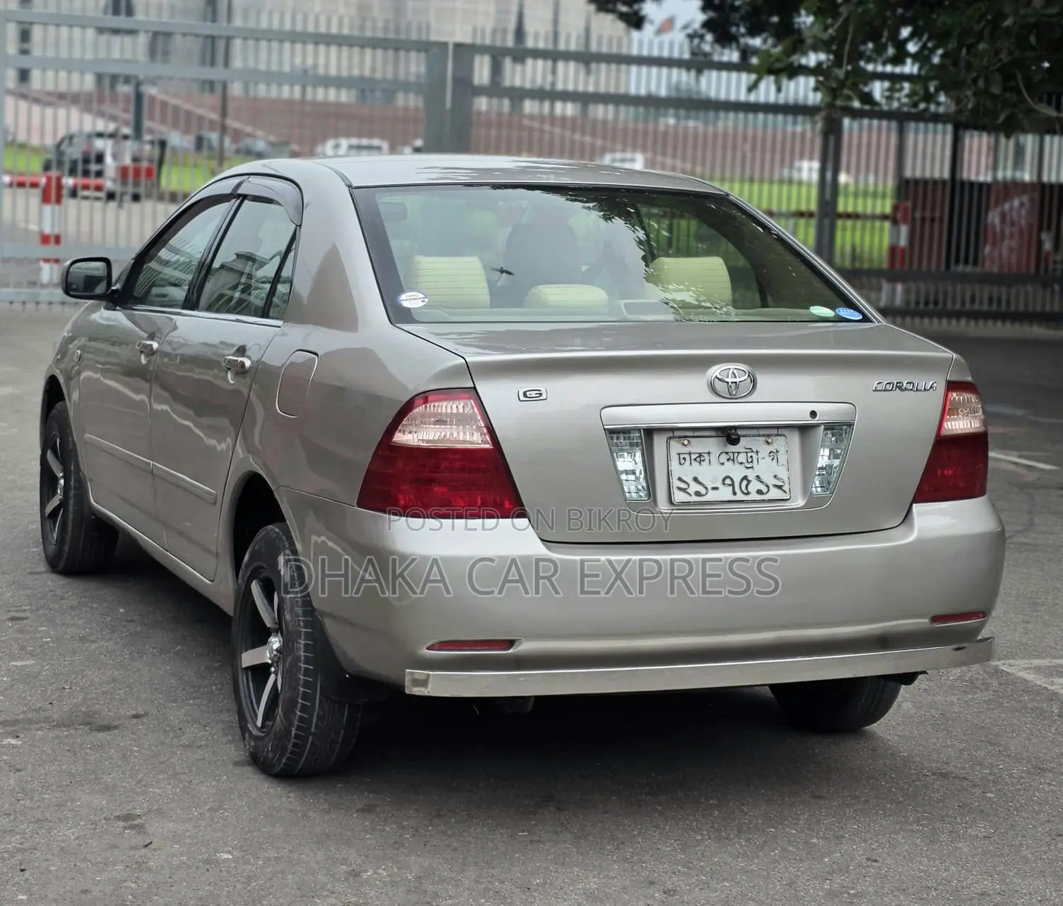 Toyota Corolla 2004 Gold