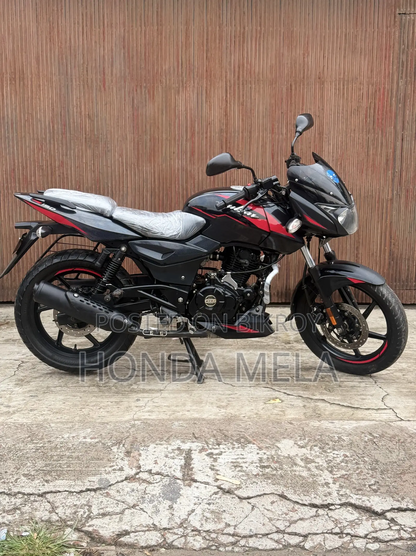 Bajaj Pulsar 150 2023 Black