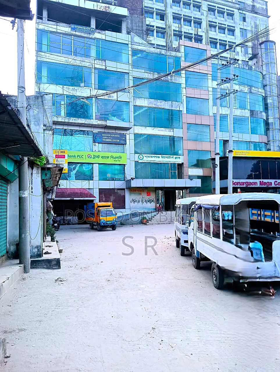 Hospital Ownership and Gold Membership for only 10 Lakhs