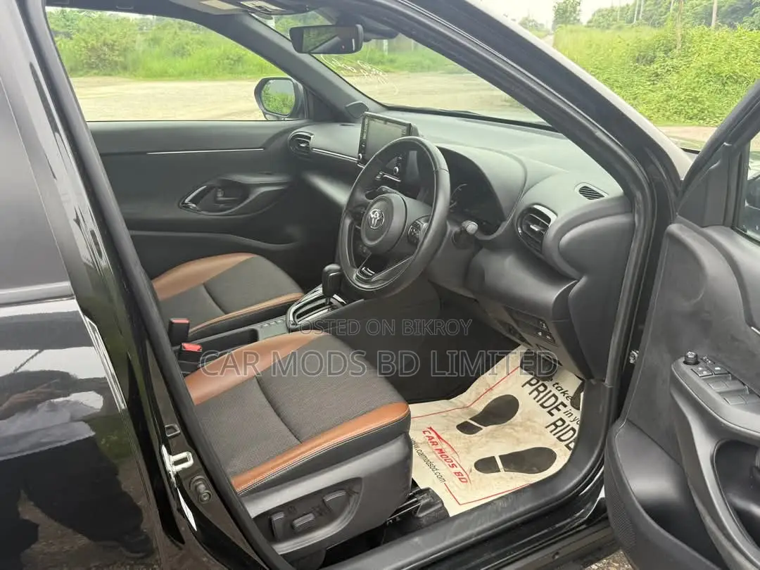Toyota Yaris Cross 1.5 Hybrid FWD 2022 Black