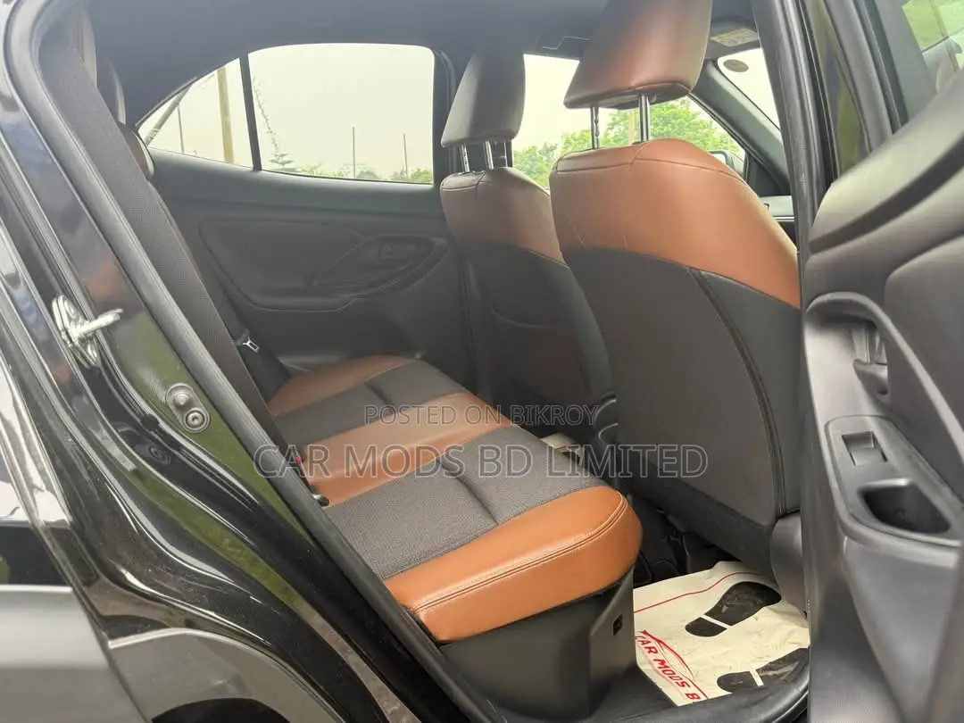 Toyota Yaris Cross 1.5 Hybrid FWD 2022 Black