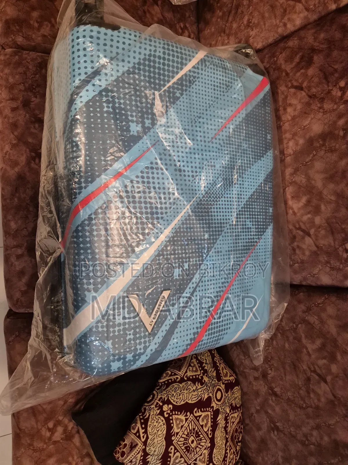 Aristocrat Medium Sized Suitcase Brand New