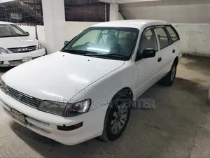 Toyota Corolla 2002 White