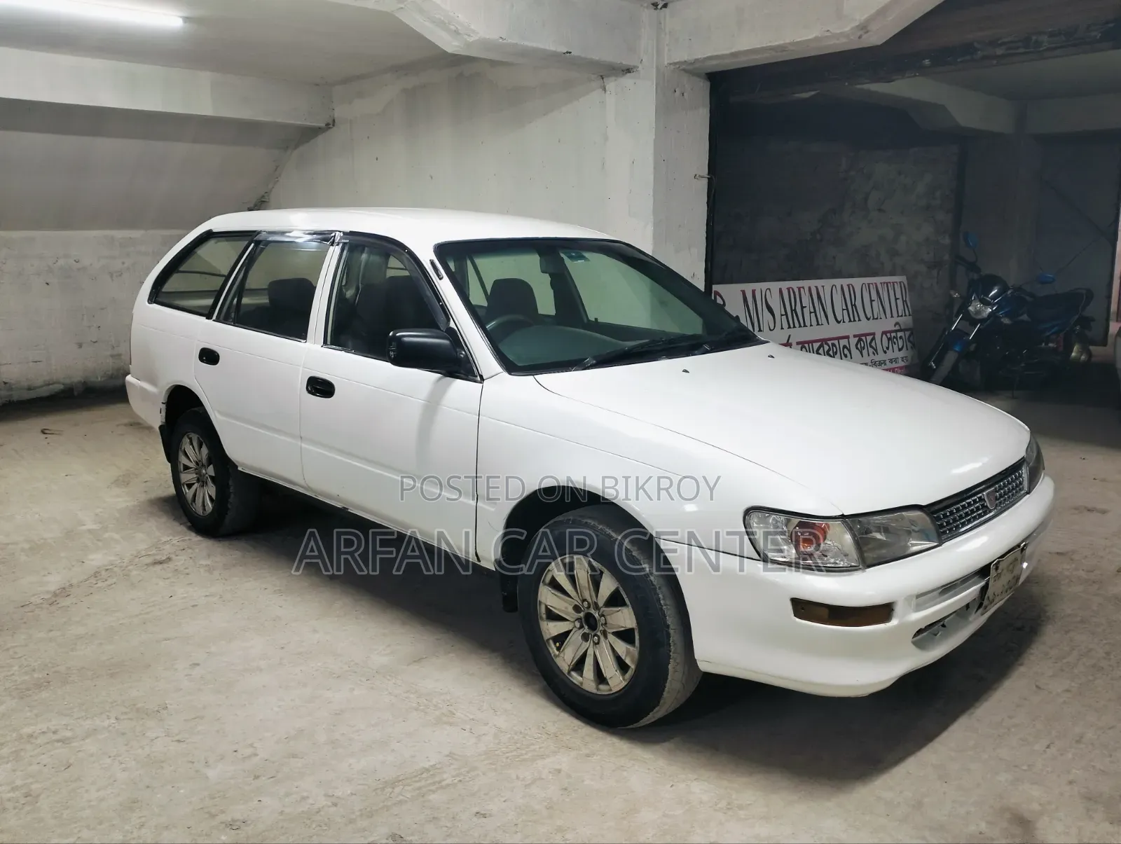 Toyota Corolla 2002 White