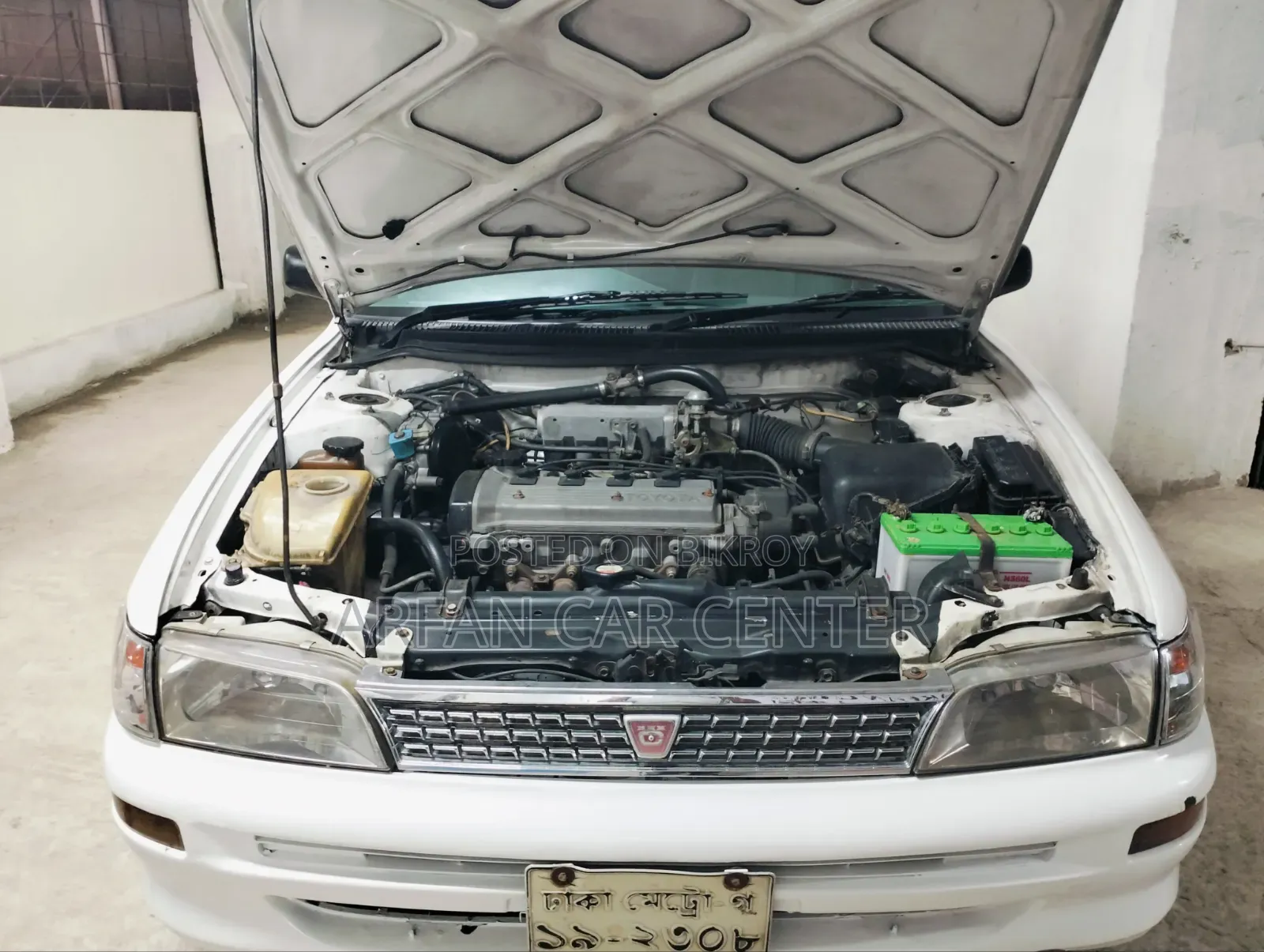 Toyota Corolla 2002 White
