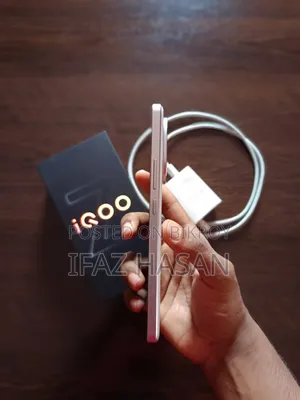 iQOO 256 GB White