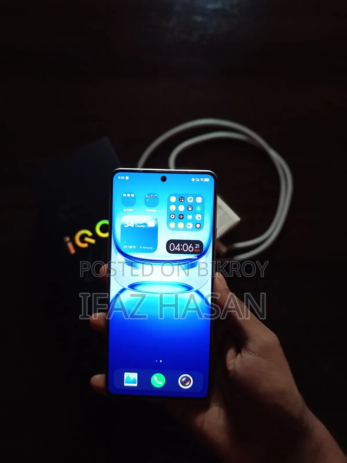 iQOO 256 GB White