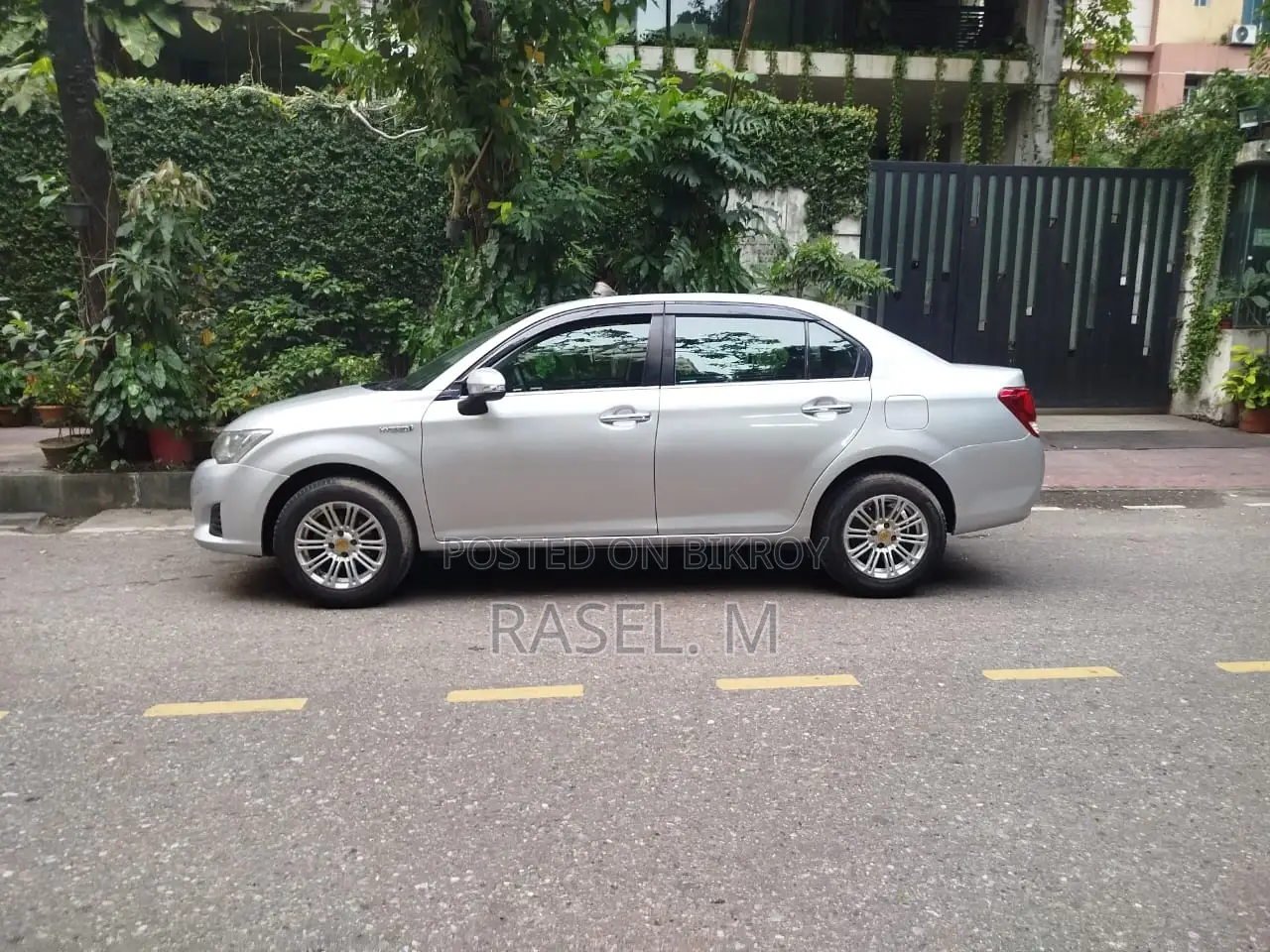 Toyota Axio 1.5 Hybrid G 2WD 2013 Silver