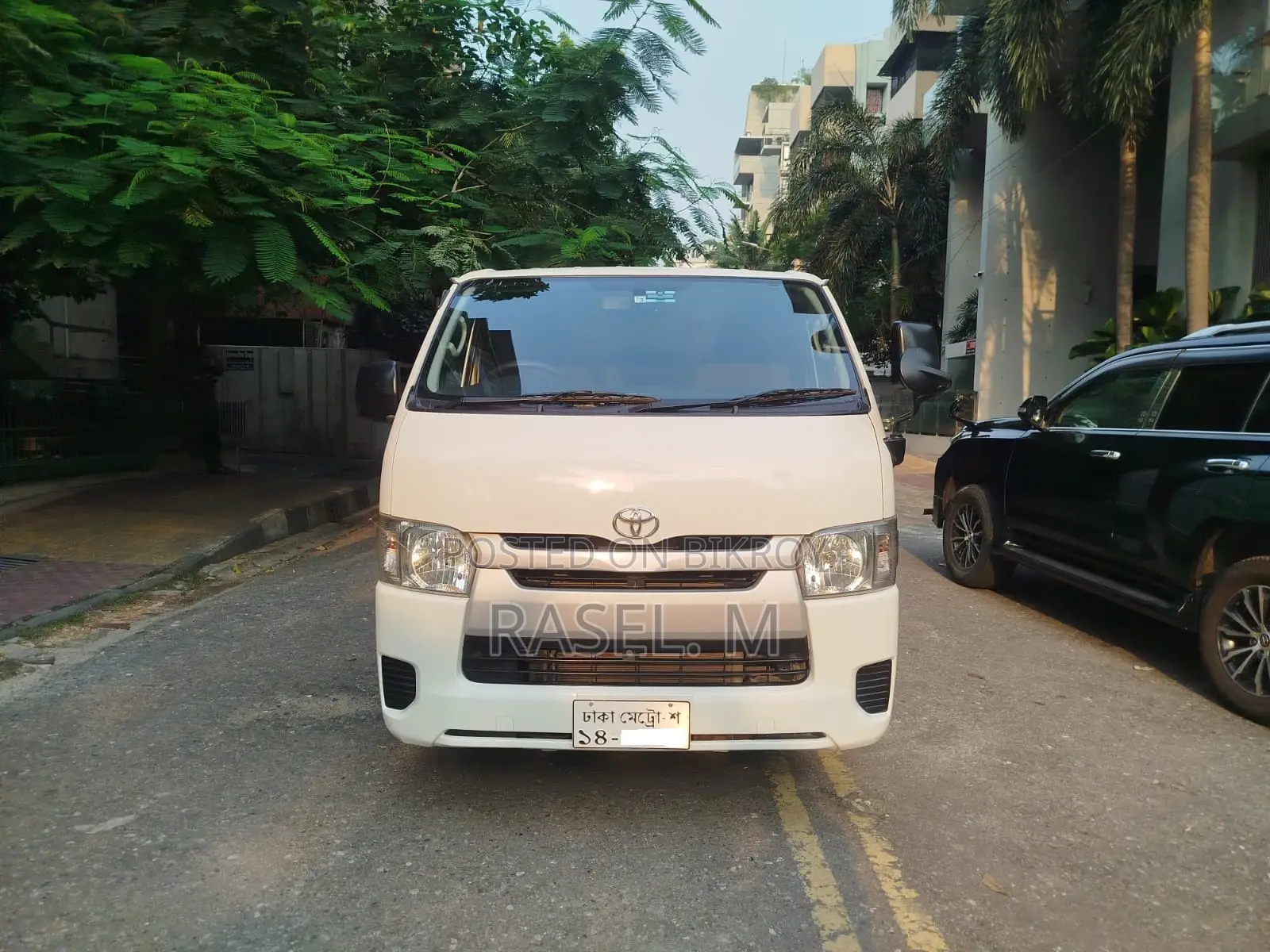 Toyota HiAce 2016 White