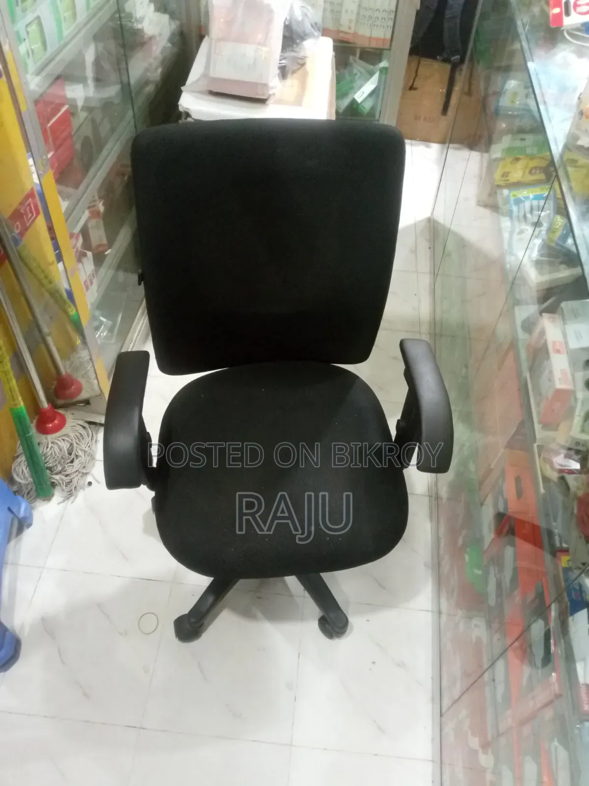 Chairs Amar