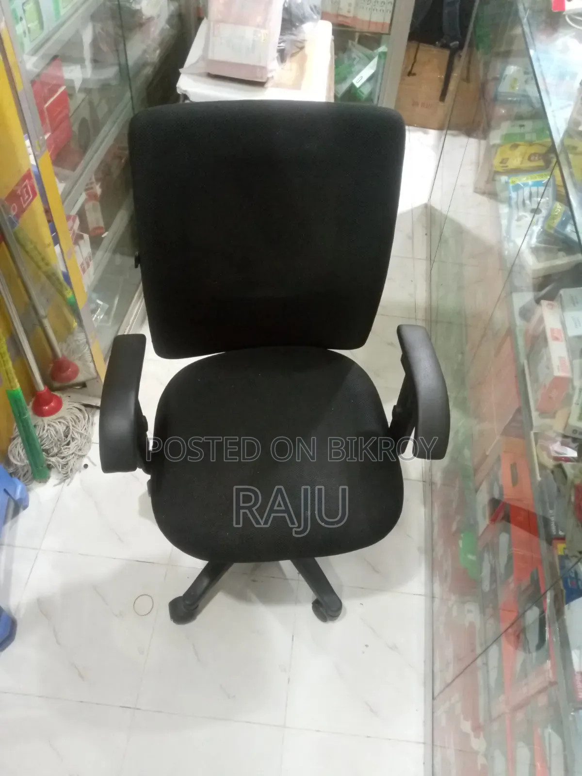 Chairs Amar