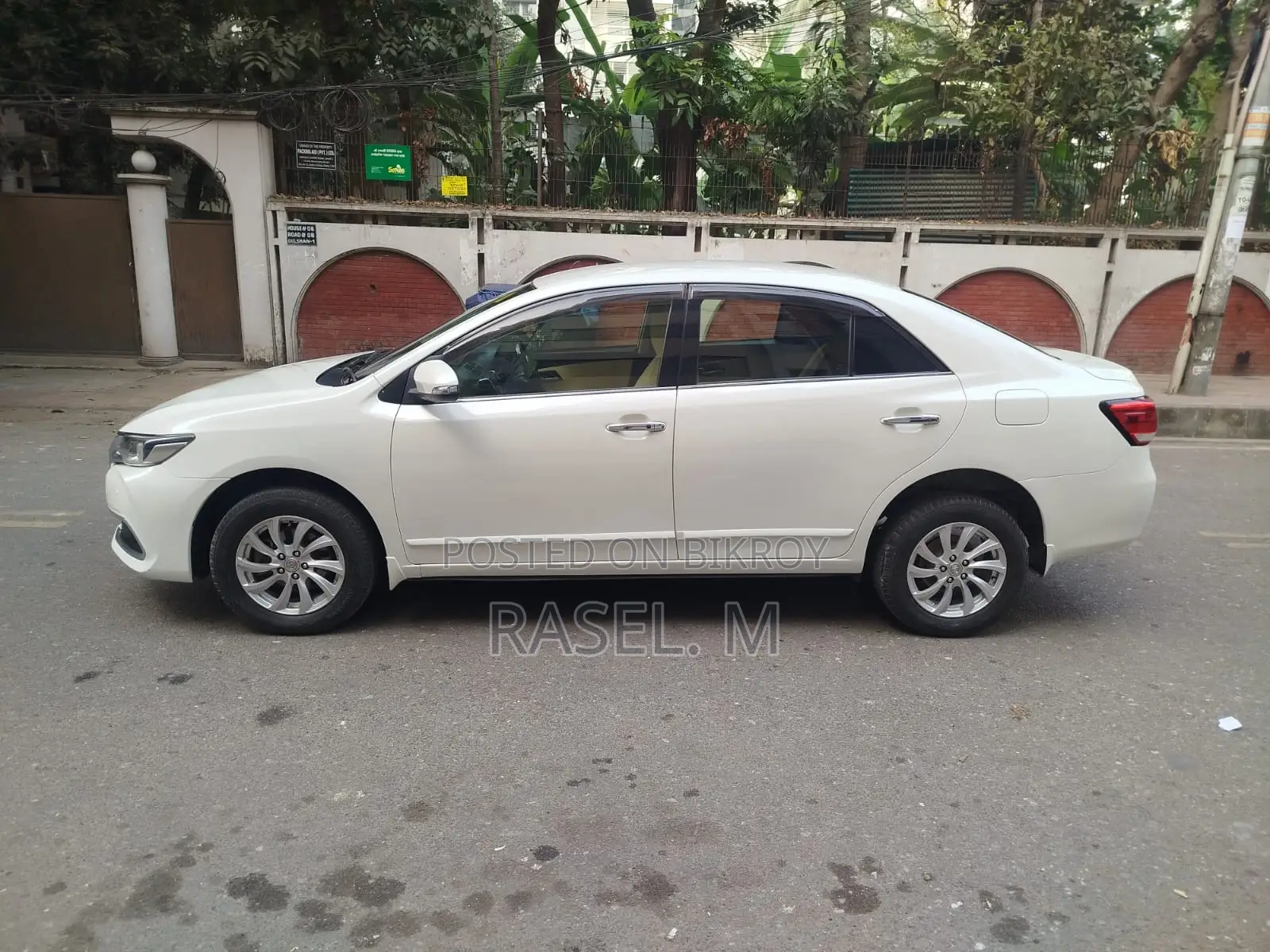 Toyota Premio 1.5 FWD 2016 Pearl