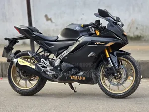 Yamaha R1 2022 Black