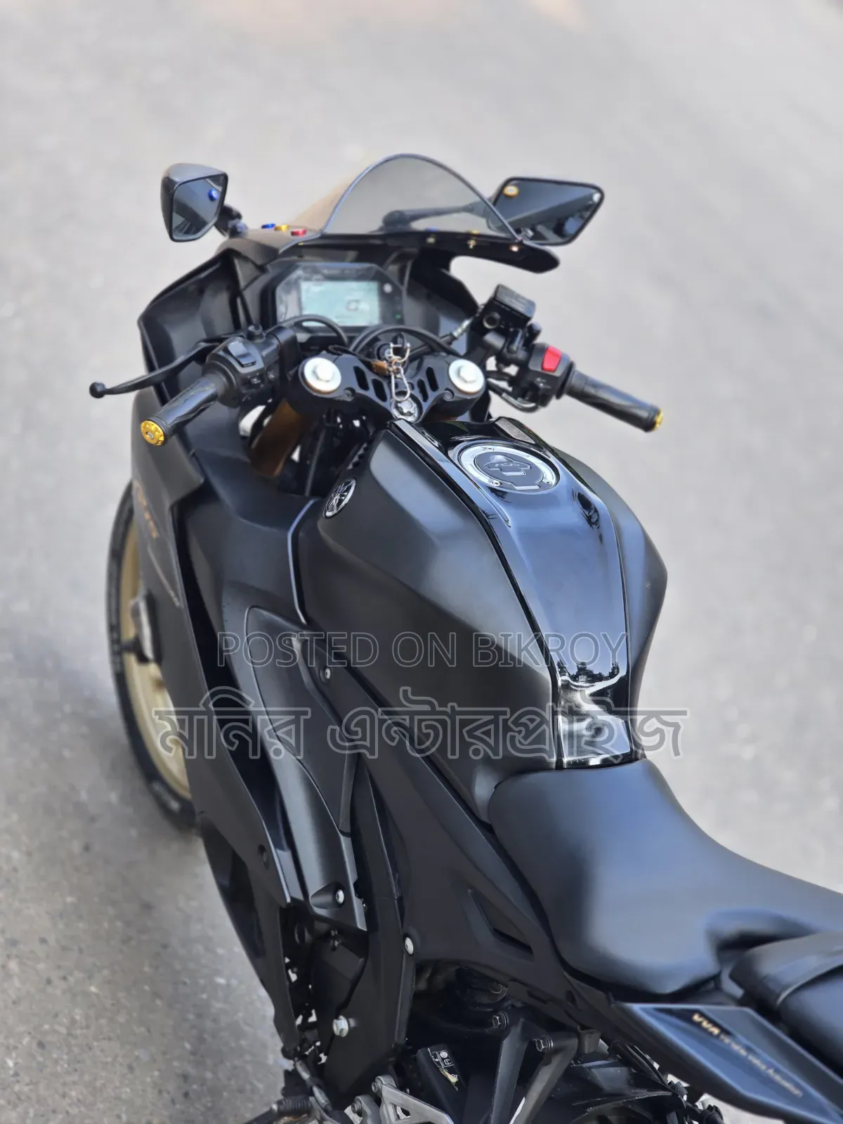 Yamaha R1 2022 Black