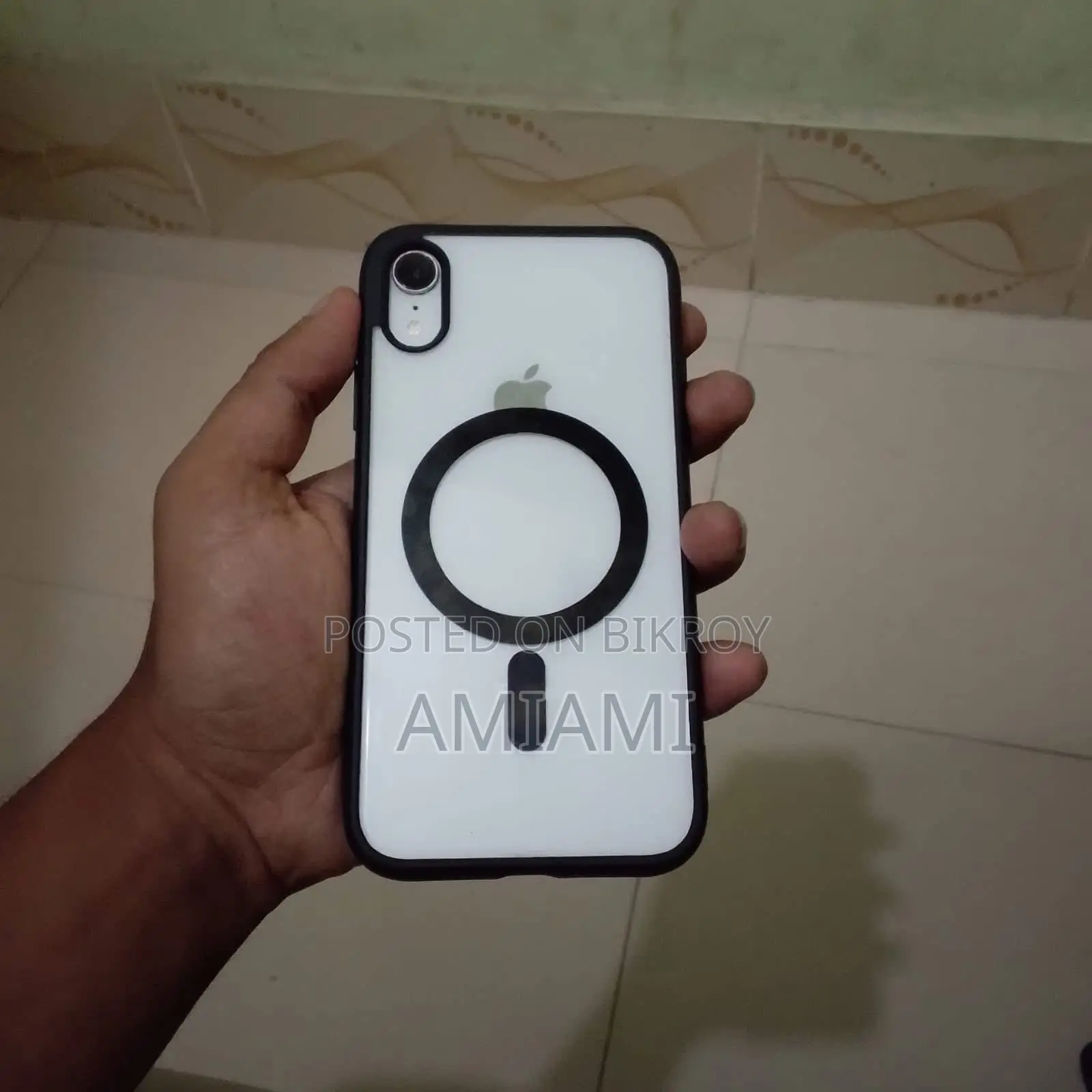 নতুন অ্যাপল আইফোন এক্সআর ৬৪ জিবি হোয়াইট