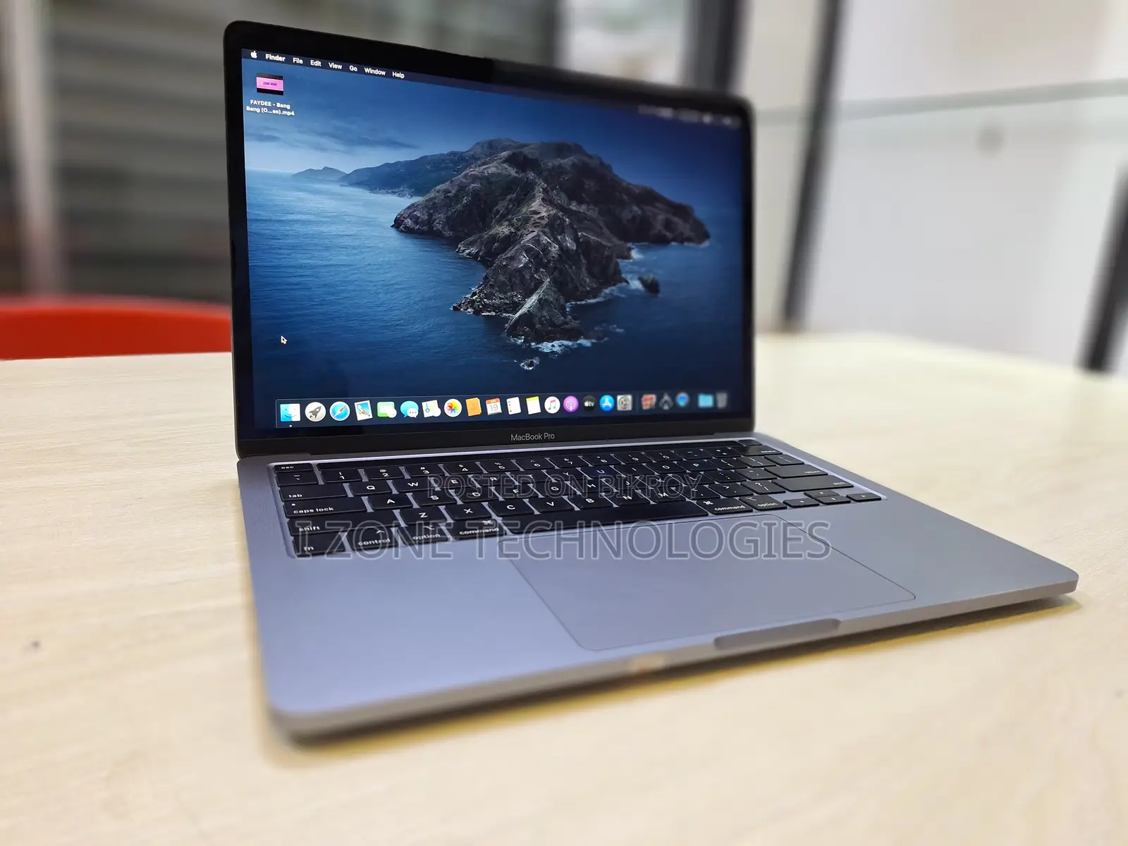 Laptop Apple MacBook Pro 2020 16GB Intel Core i5 SSD 512GB