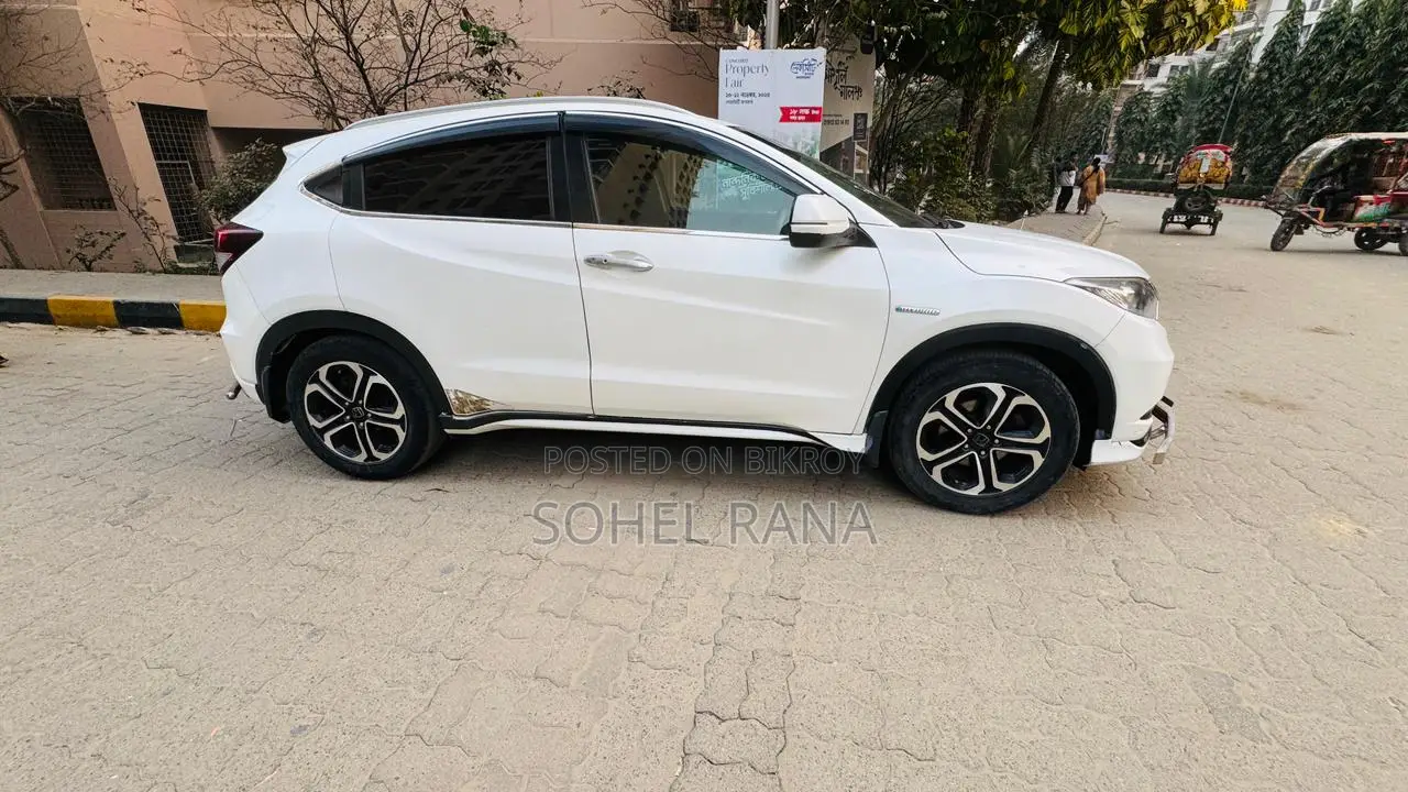 Honda Vezel 1.5 Hybrid 2WD 2014 Pearl