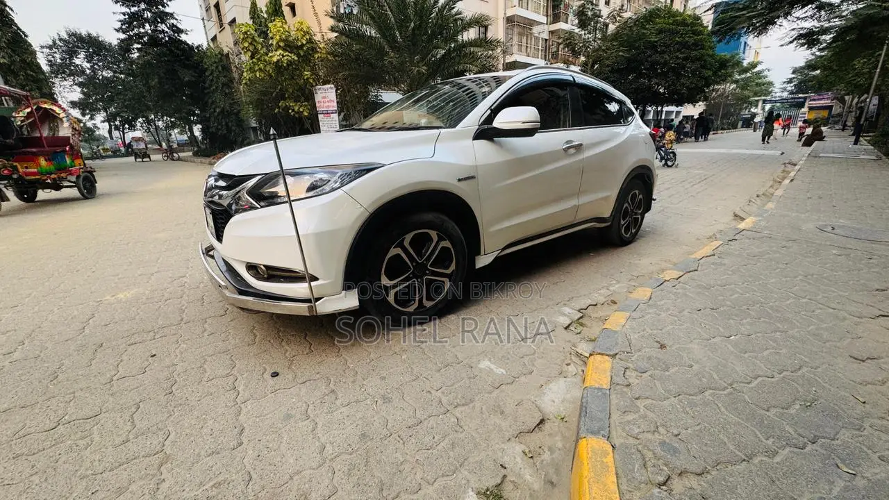Honda Vezel 1.5 Hybrid 2WD 2014 Pearl