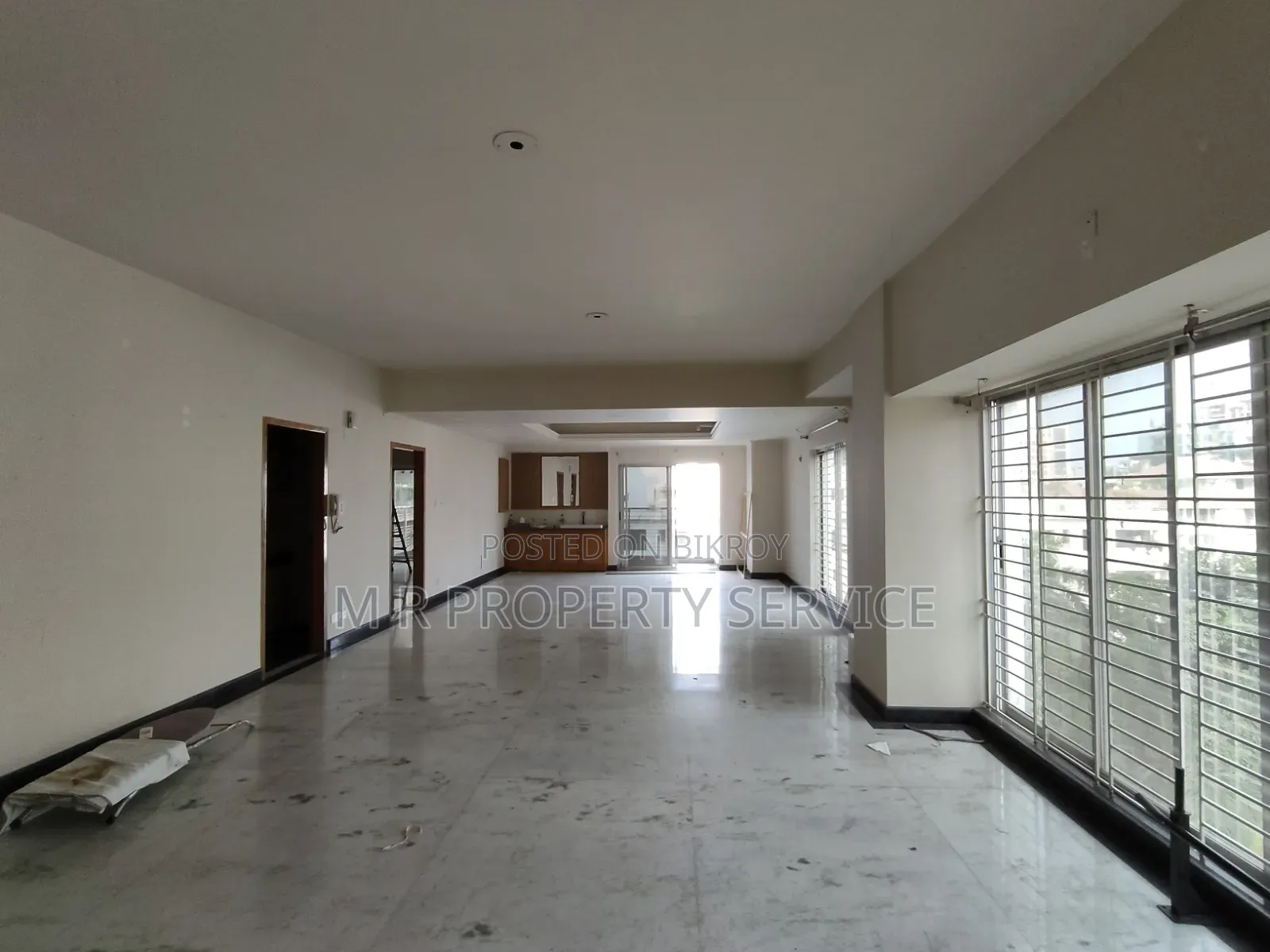 Nice 2200 SFT Office Rent Gulshan-2