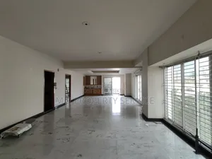 Nice 2200 SFT Office Rent Gulshan-2