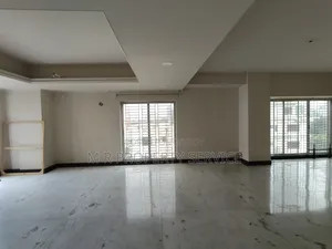 Nice 2200 SFT Office Rent Gulshan-2