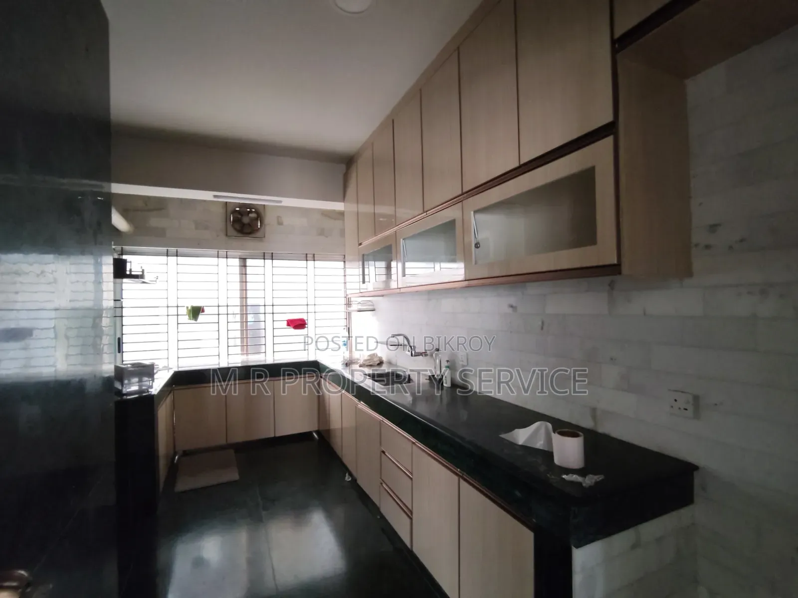 Nice 2200 SFT Office Rent Gulshan-2
