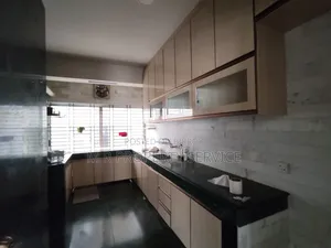 Nice 2200 SFT Office Rent Gulshan-2