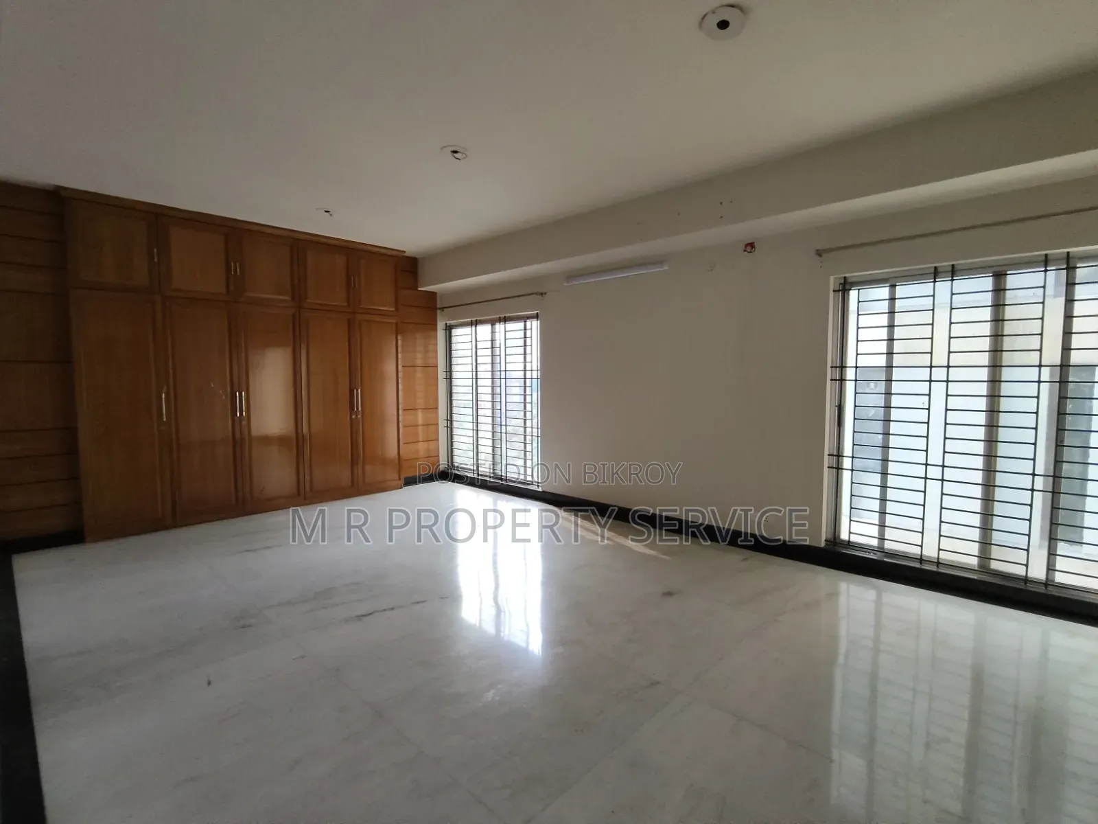 Nice 2200 SFT Office Rent Gulshan-2