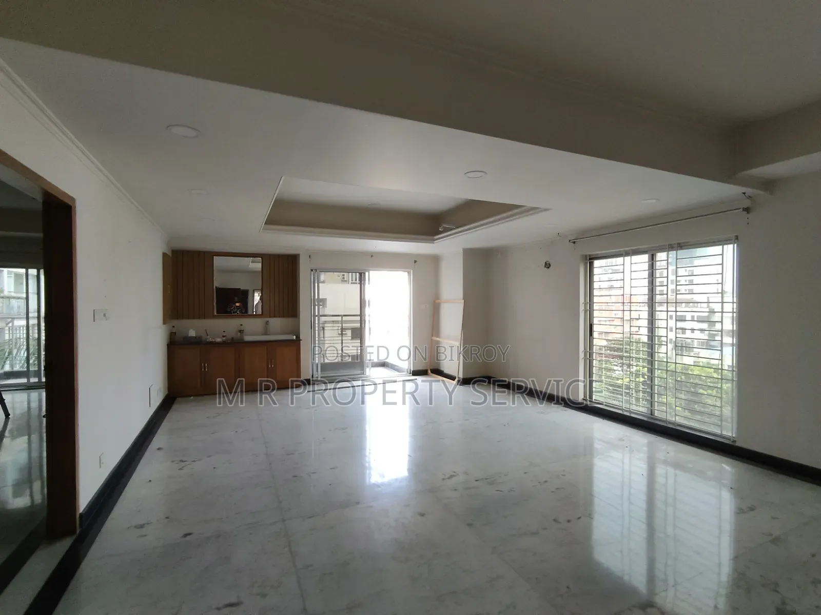 Nice 2200 SFT Office Rent Gulshan-2