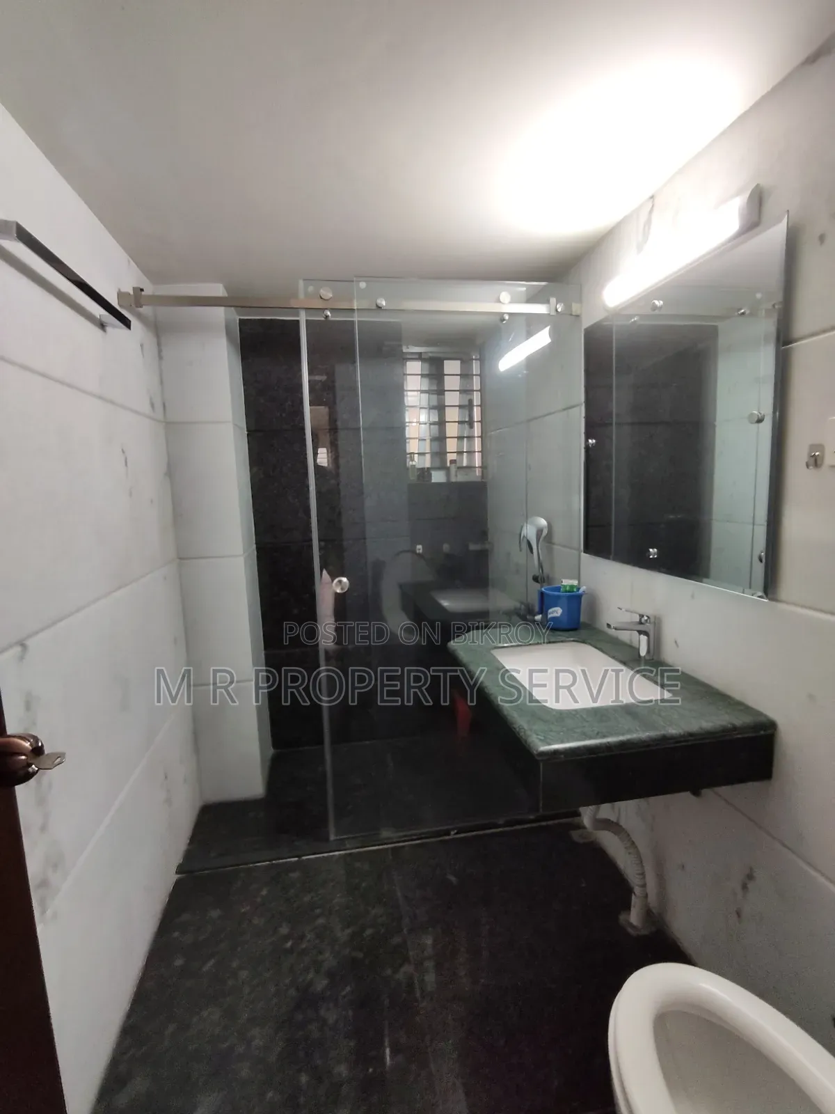 Nice 2200 SFT Office Rent Gulshan-2