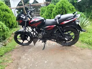 বাজাজ ডিসকভার ১৫০ ২০১৮ কালো