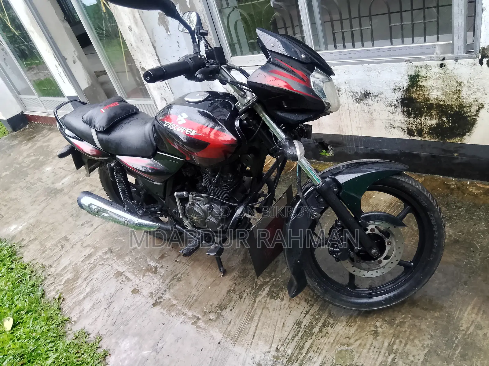 বাজাজ ডিসকভার ১৫০ ২০১৮ কালো