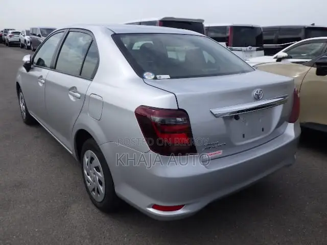 Toyota Axio 2022 Silver