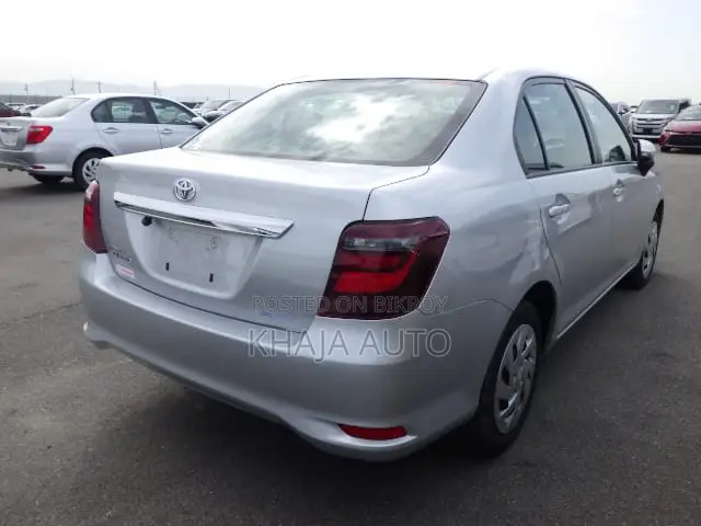 Toyota Axio 2022 Silver