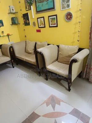 What wood is this sofa made of