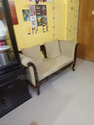What wood is this sofa made of
