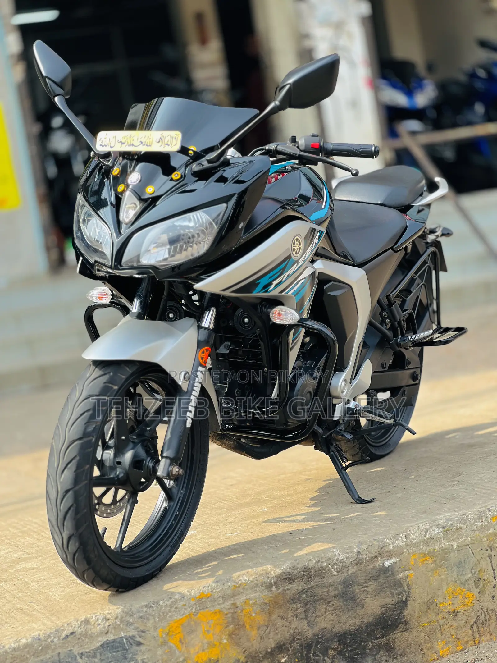 Yamaha 2018 Black