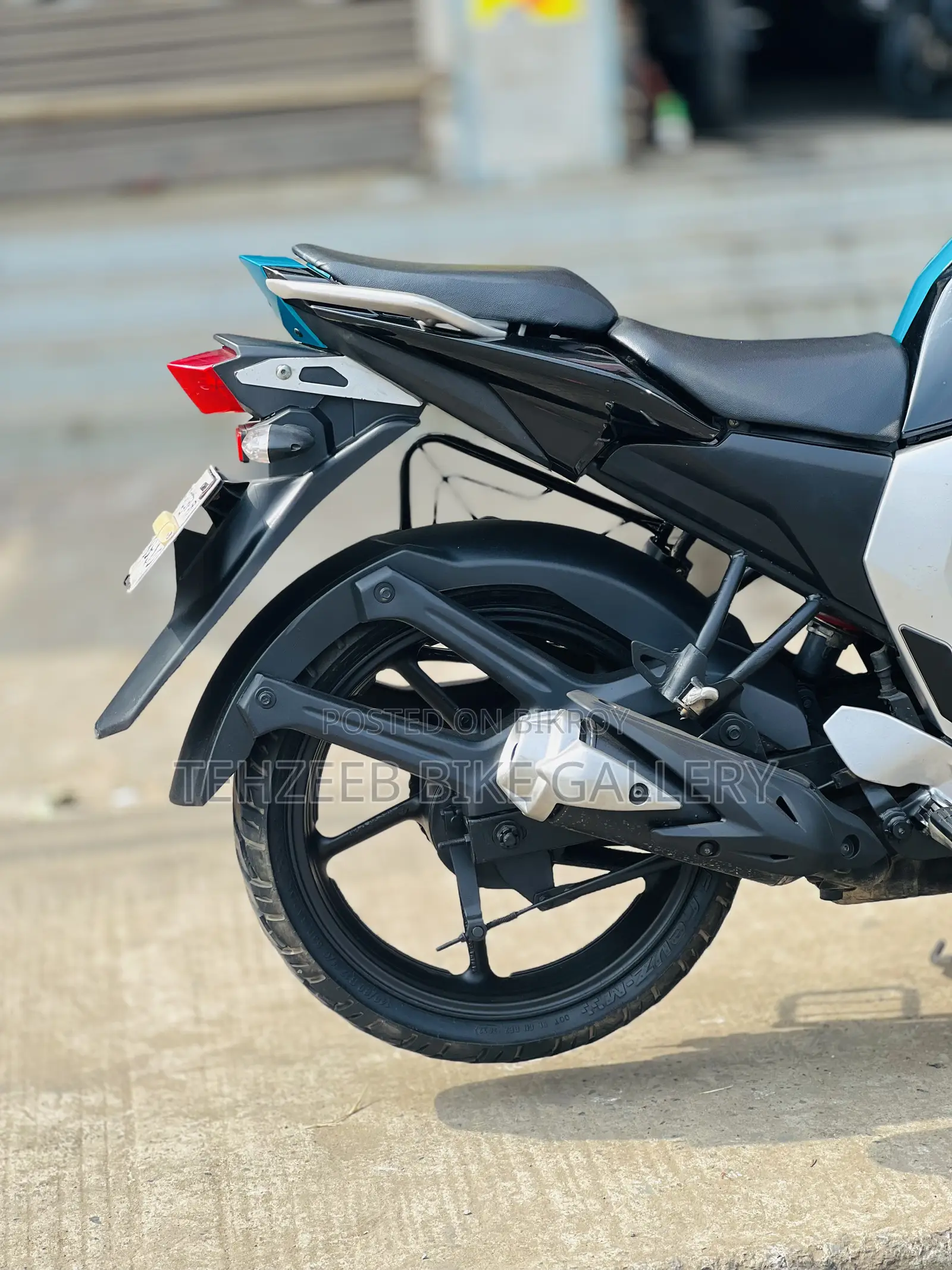 Yamaha 2018 Black