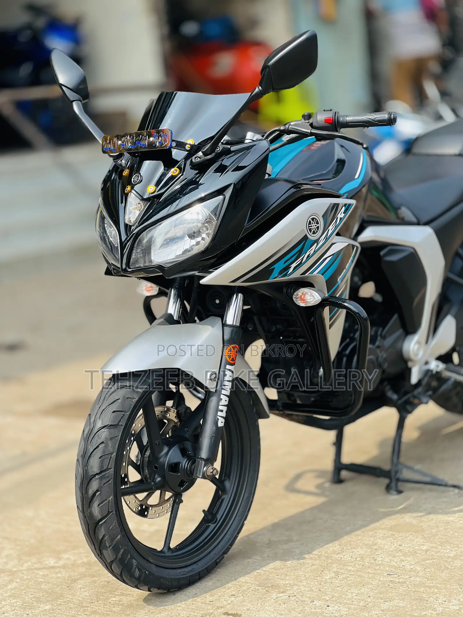 Yamaha 2018 Black