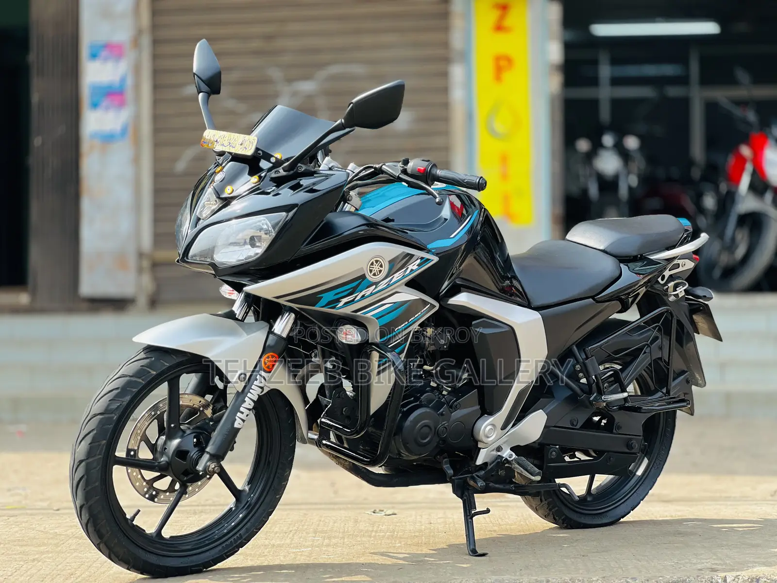 Yamaha 2018 Black