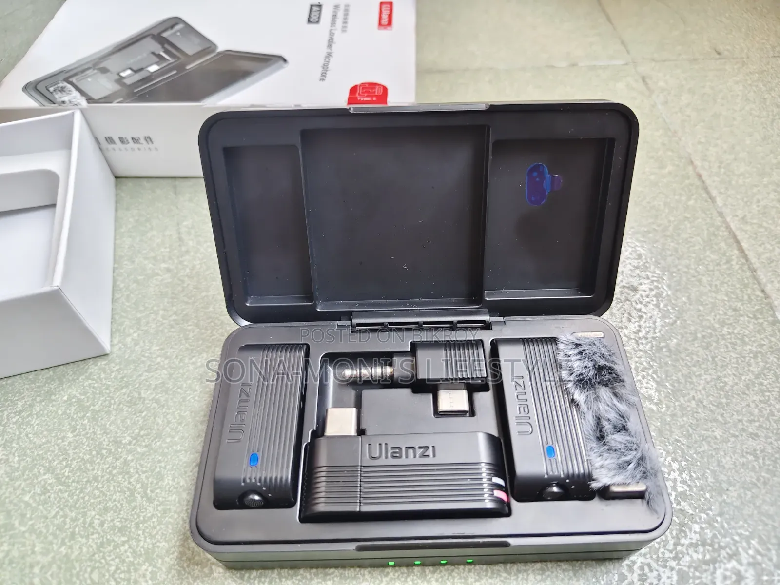 Wireless Lavalier Microphone A100