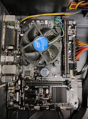 Desktop Computer 8GB Intel Core I5 SSD 128GB