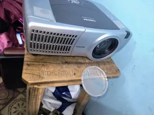 প্রজেক্টর তোশিবা