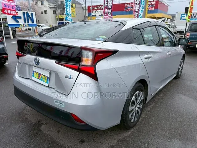 Toyota Prius 2021 Silver
