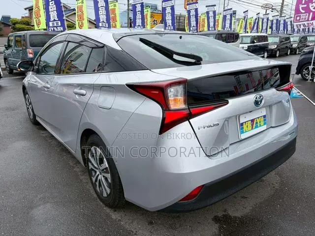 Toyota Prius 2021 Silver