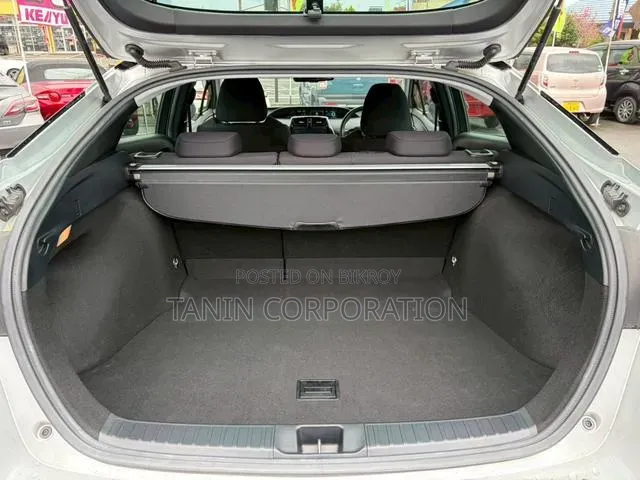 Toyota Prius 2021 Silver