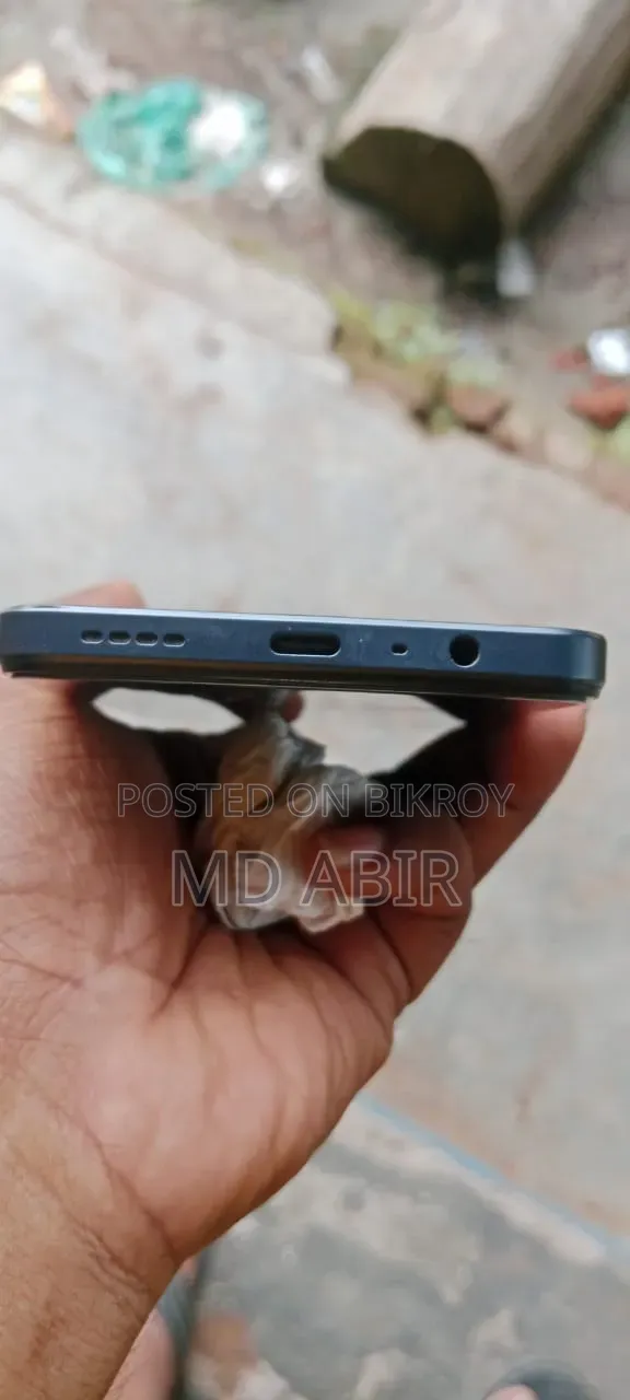 Realme 4 GB Black