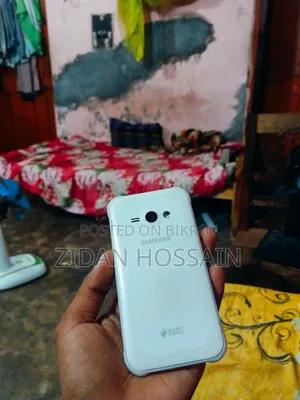 Samsung Galaxy J1 Ace 4 GB White
