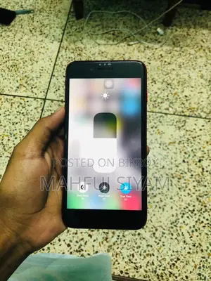 Apple iPhone 8 Plus 64 GB Red